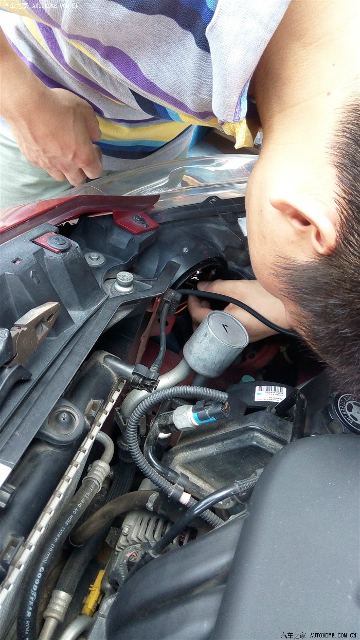 【图】沙漠408大保养之更换飞利浦新极劲光远光灯泡_标致408论坛_汽车