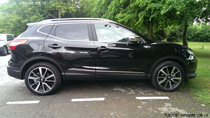 逍客黑色的好不好看是不是显得车小