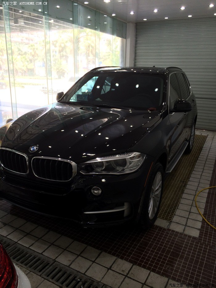 求教各位大神2014款x5黑色全部是金属漆吗