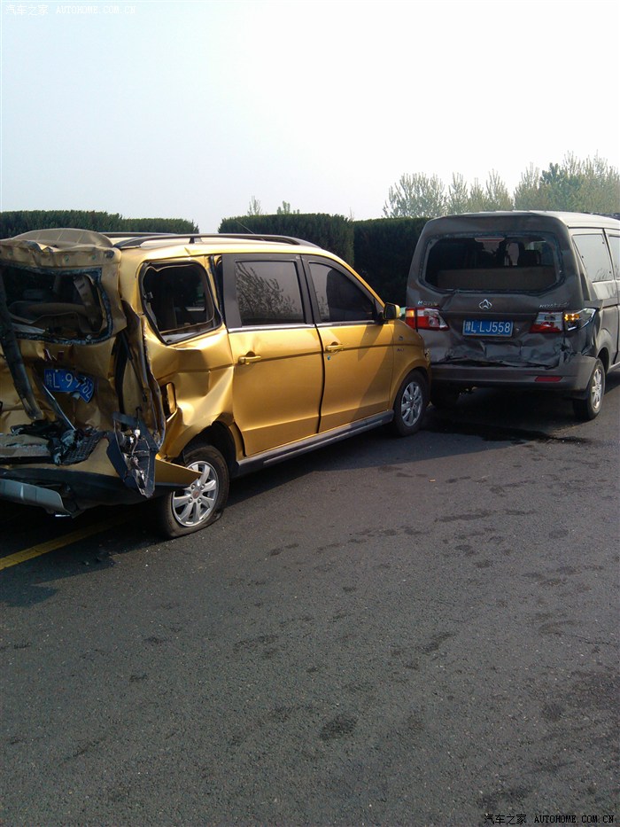 宁洛高速连环车祸