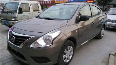 2014款新阳光1.5xe mt 舒适版钛空金提车作业 更新迟到的贴膜作业