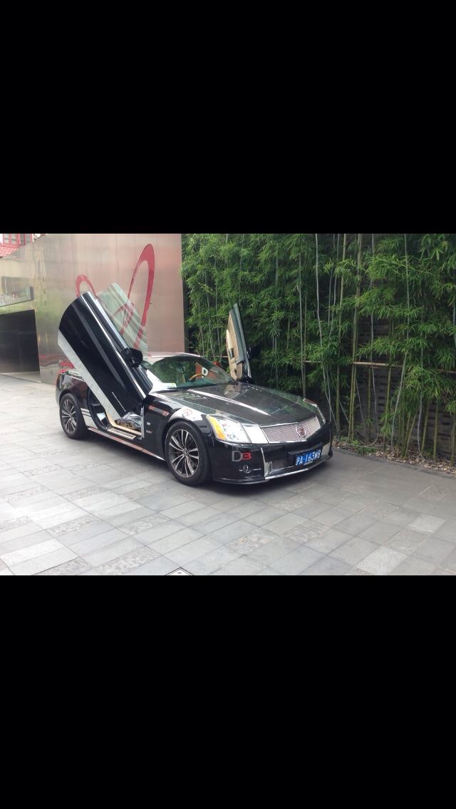 换装!金属拉丝蓝凯迪拉克xlr-v