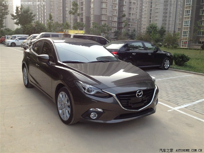 m3昂克赛拉20旗舰旗舰选配三厢版琉璃棕提车