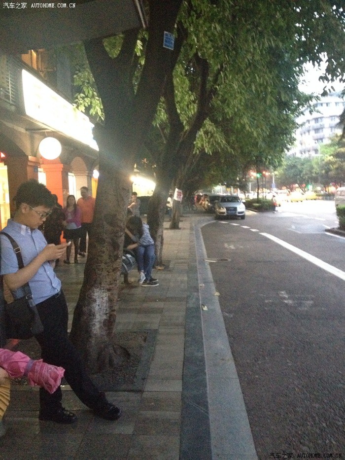 【图】两路绿梦广场上演活春宫,无节操!_重庆论坛_汽车之家论坛