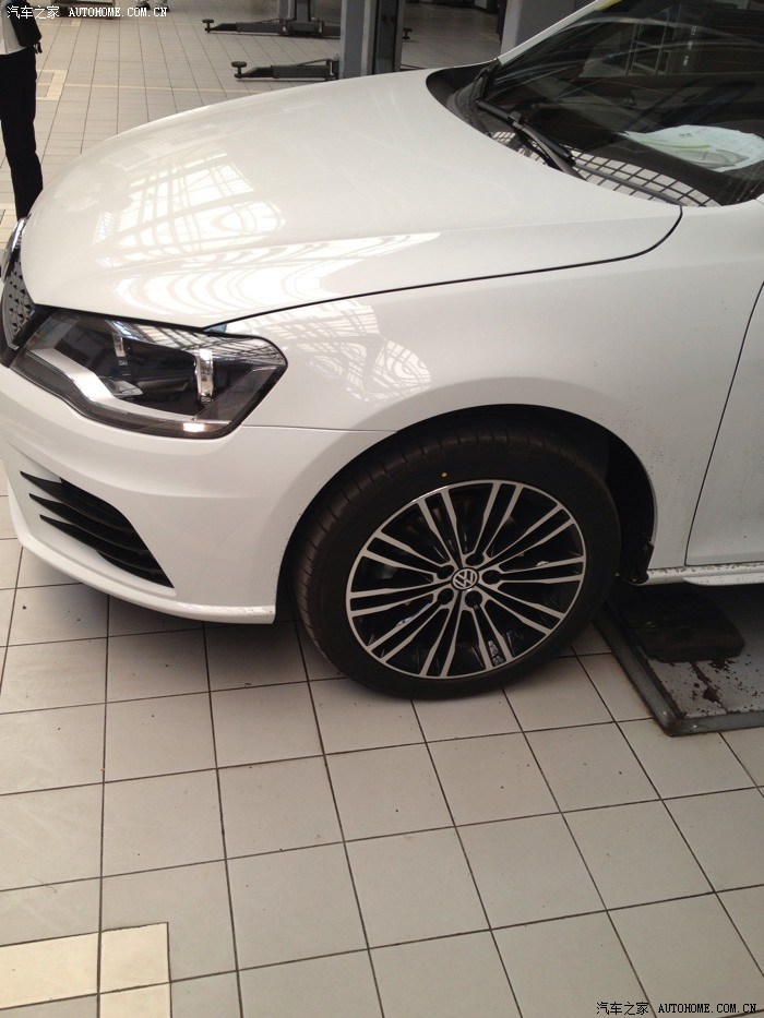 不如我这宝来轮毂好看!