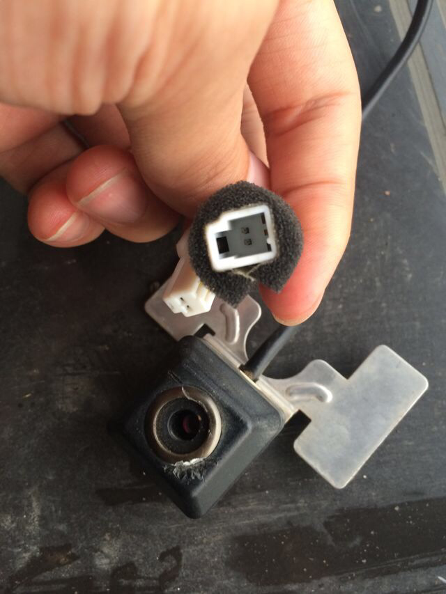 关于2012款炫装卡罗拉倒车摄像头的问题