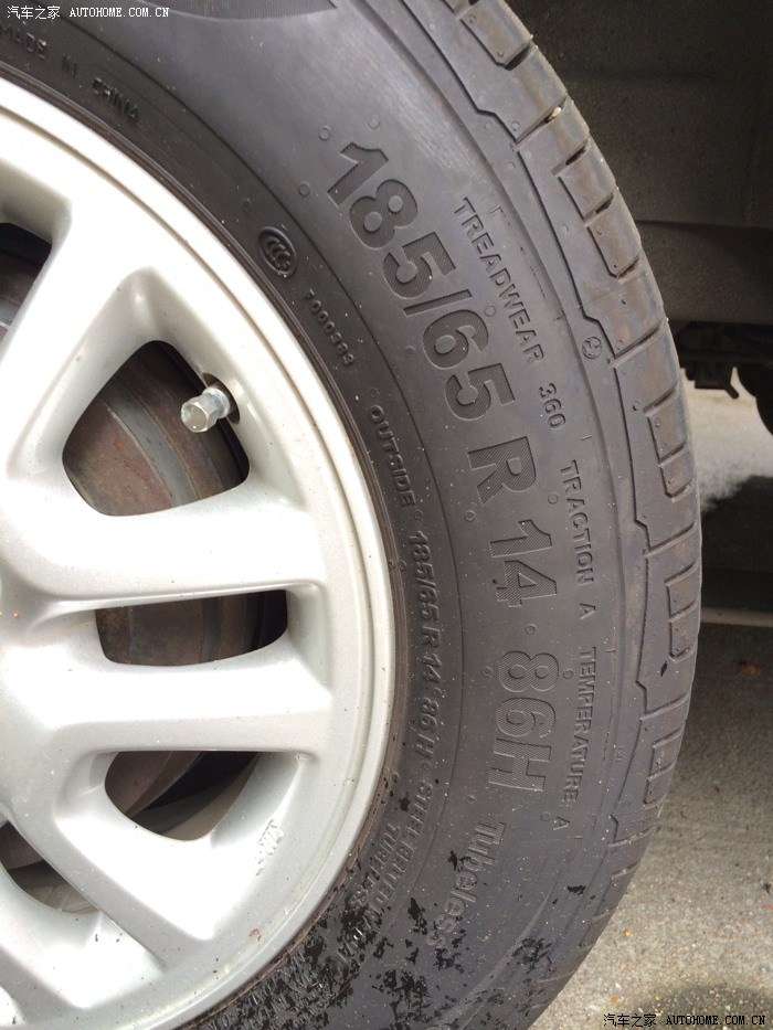 这是v友换了的马牌18565r14的,想问一下此胎适合装小v吗?