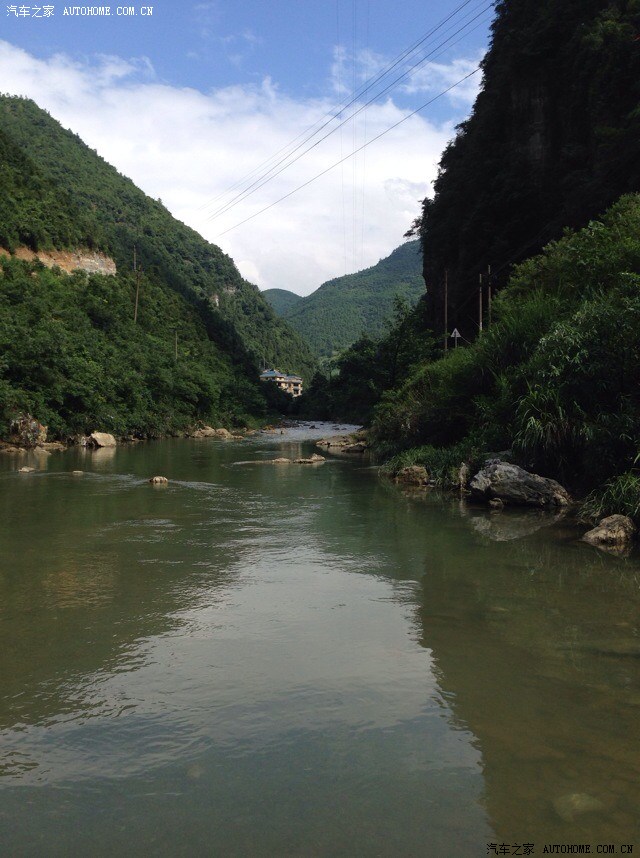 南川山王坪在封闭施工.马嘴水库在挖路也没法去.