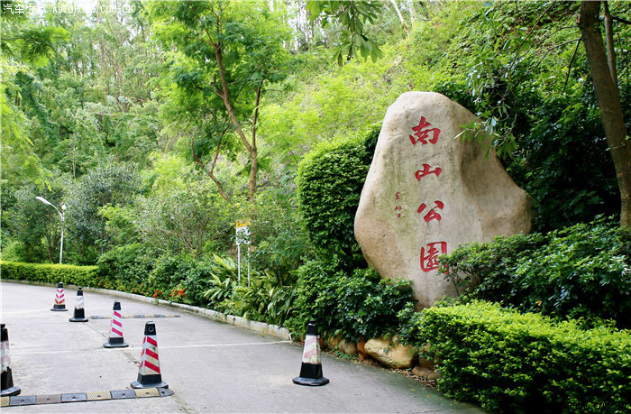 【深圳】南山公园山顶俯瞰深圳湾 香港(山顶拍夕阳夜景)