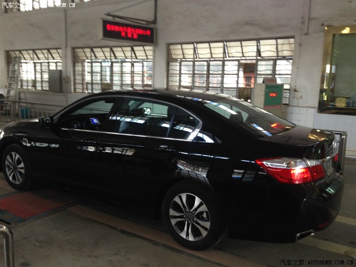 屌丝裸车提九代雅阁黑外黑内20舒适提车作业求精上牌过程