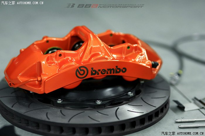 橙色卡钳是另外道风景.