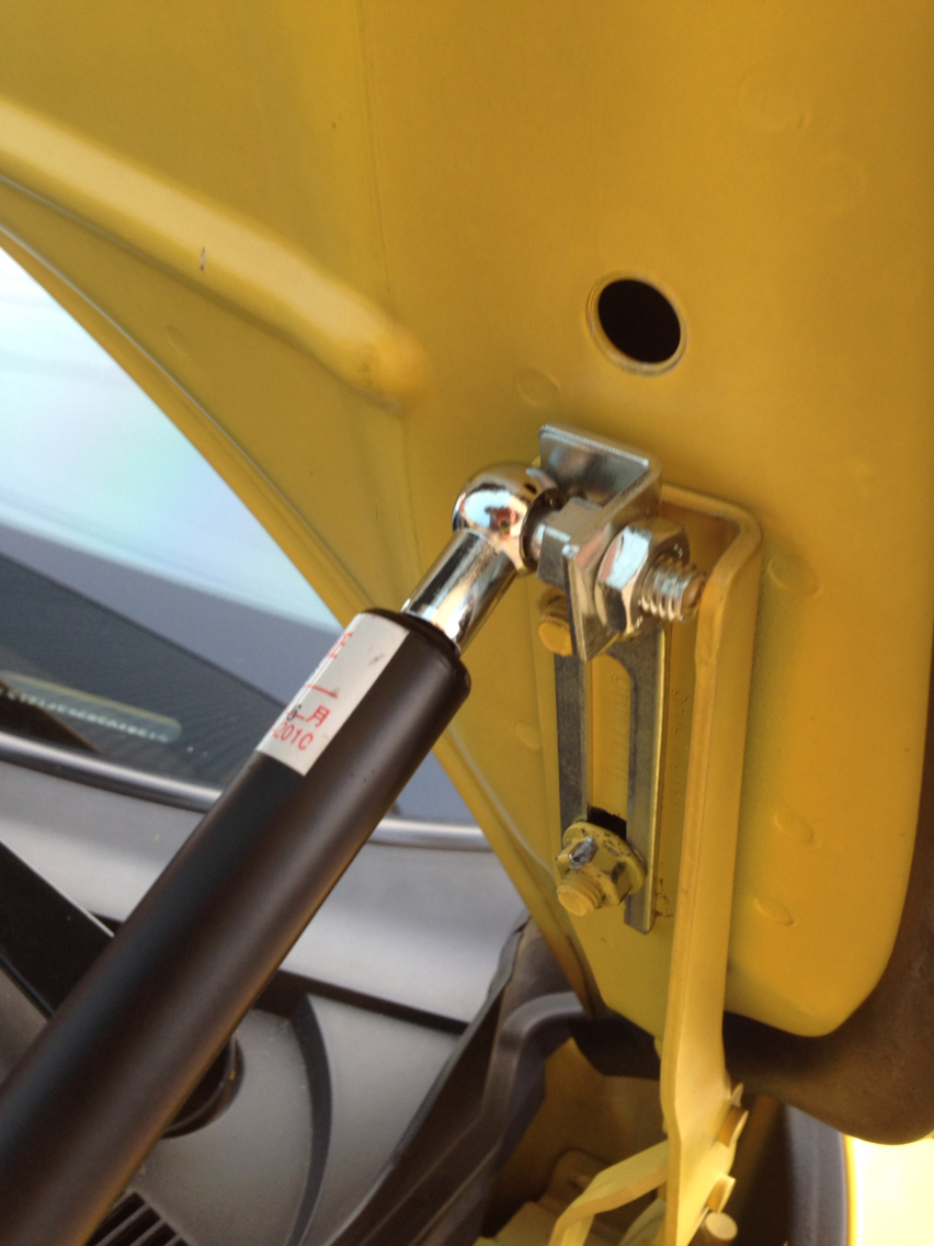 【图】mg3发动机盖加装双液压顶杆_名爵3论坛_汽车之家论坛