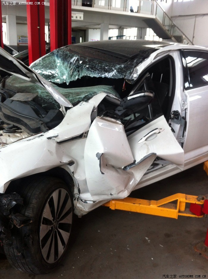 【图】大家看看k5车祸_起亚k5论坛_汽车之家论坛