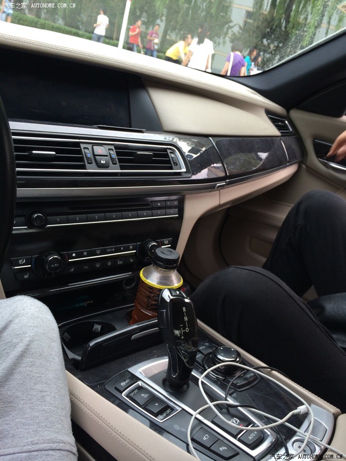 现在的女人真现实啊真是开个宝马好泡mm啊