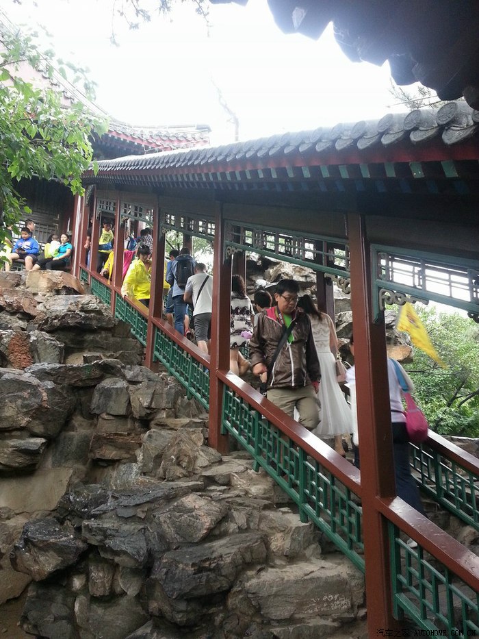 金山的爬山廊,咸丰顺着这里找到了唱小曲儿的兰贵人