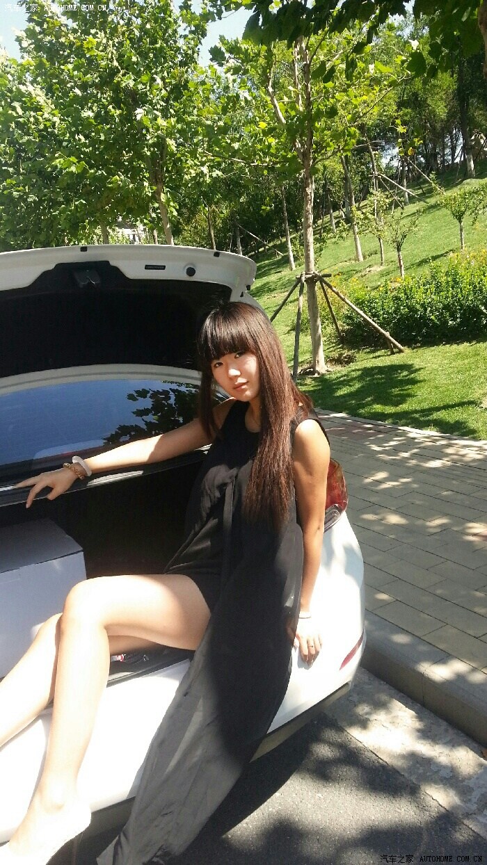 省心的提车,和老婆出去玩拍了几张照片《大长腿》哦!