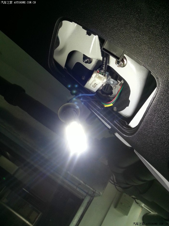 13款20领先款安装导航倒车灯蜗牛作业这下高大上了