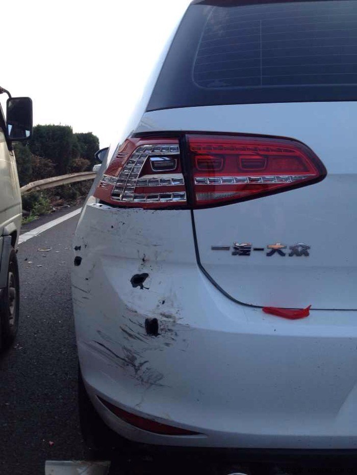 我提车5天被小追尾