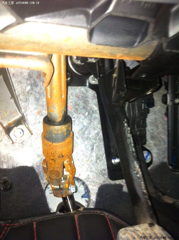 12款经典福克斯转向柱生锈了