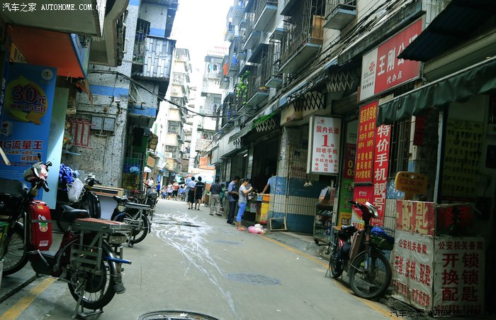 深圳城中村小巷图片