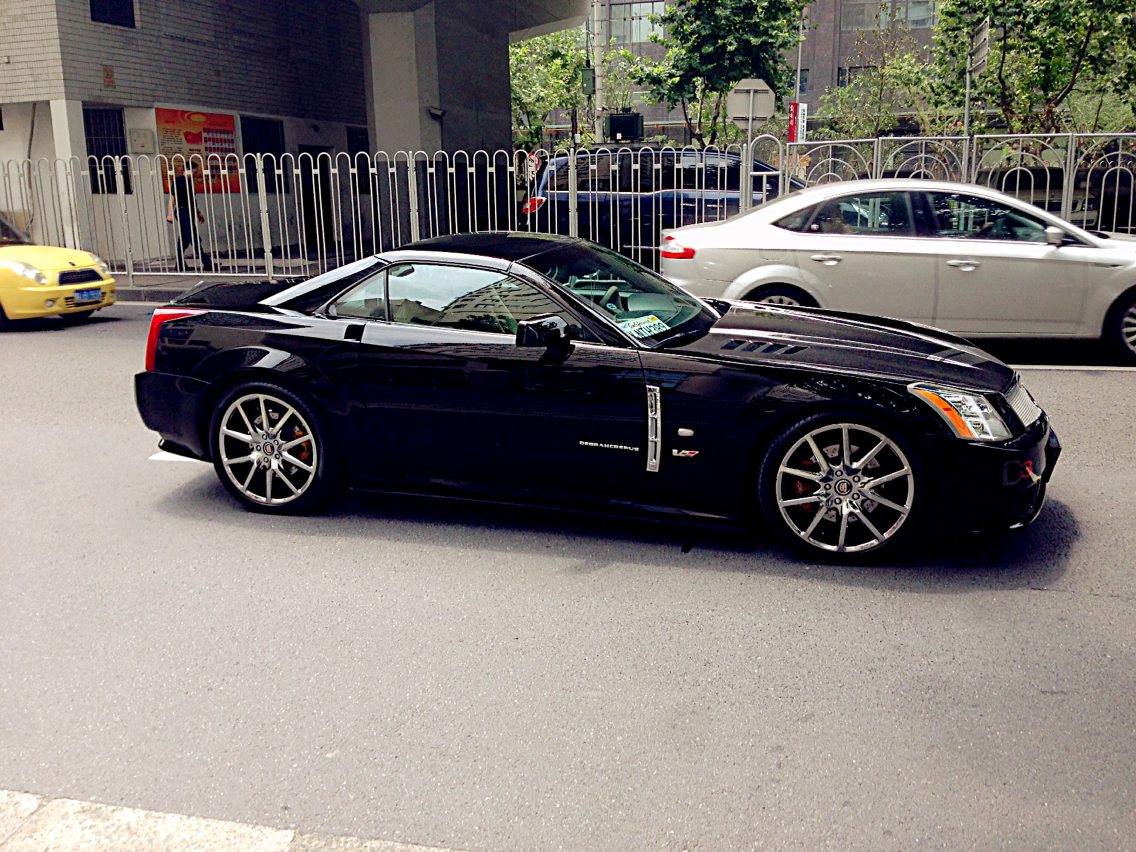 换装!金属拉丝蓝凯迪拉克xlr-v