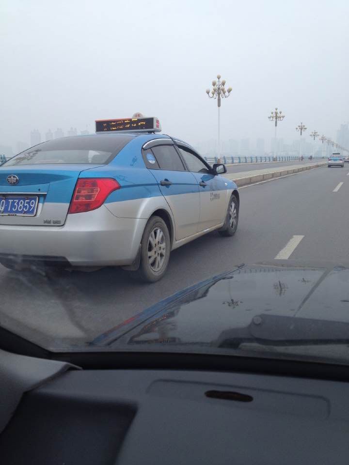 路遇奔腾出租车