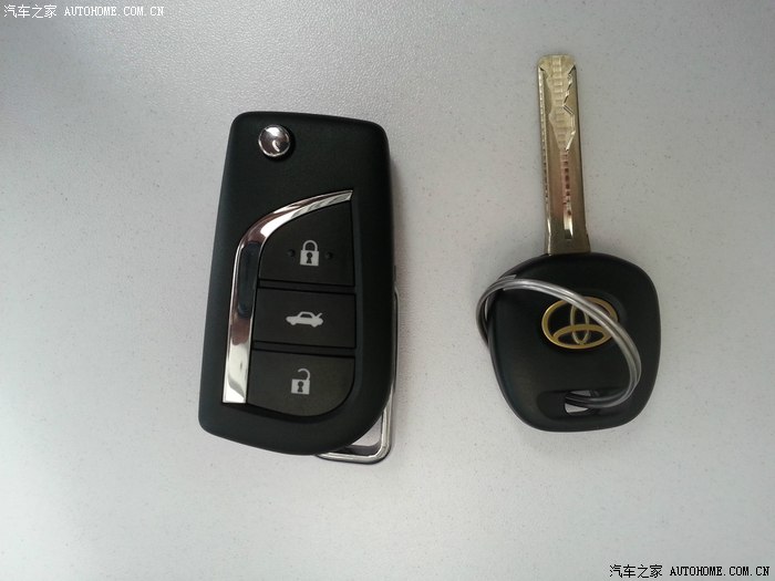 红色闪电——女销售帮我提红色雷凌