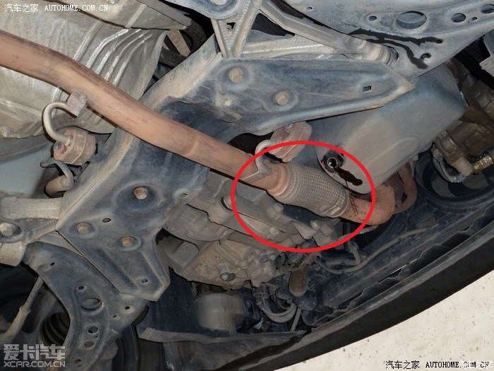 谁能告诉我哪里是三元催化器