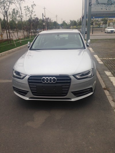 今天终于提车了,水晶银大气,很漂亮._奥迪a4l论坛_手机汽车之家