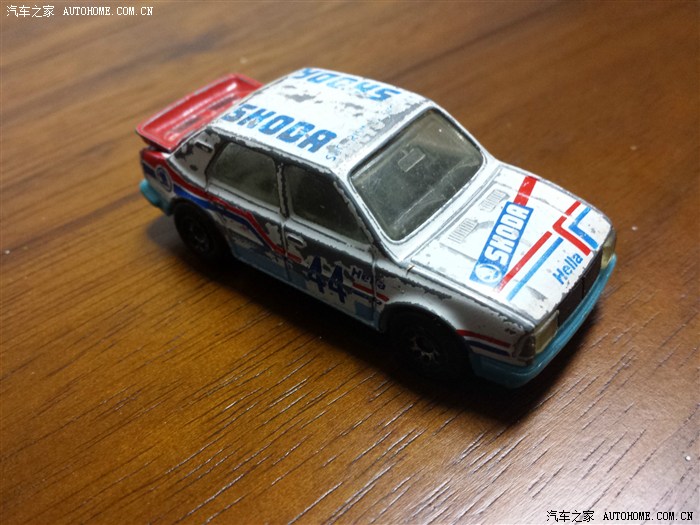 历时16年收藏105辆matchbox火柴盒永不退色的记忆和梦想