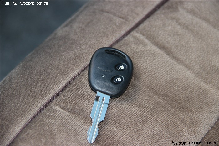 4新赛欧原车遥控钥匙能改装折叠钥匙吗,求指导!