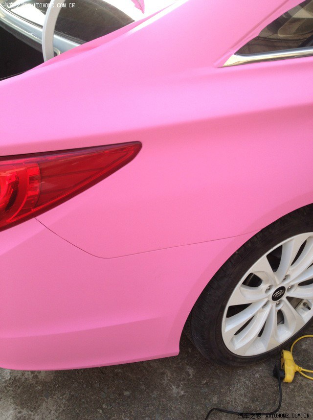 有图有真相索8全车贴膜风骚磨砂闪点粉红色