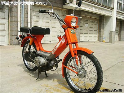 弱弱的请教下大神,这辆老式摩托车的牌子和具体型号,一楼上图