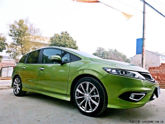 上海闷骚绿杰德升级电镀银黑18轮毂更新几张实体店拍摄图