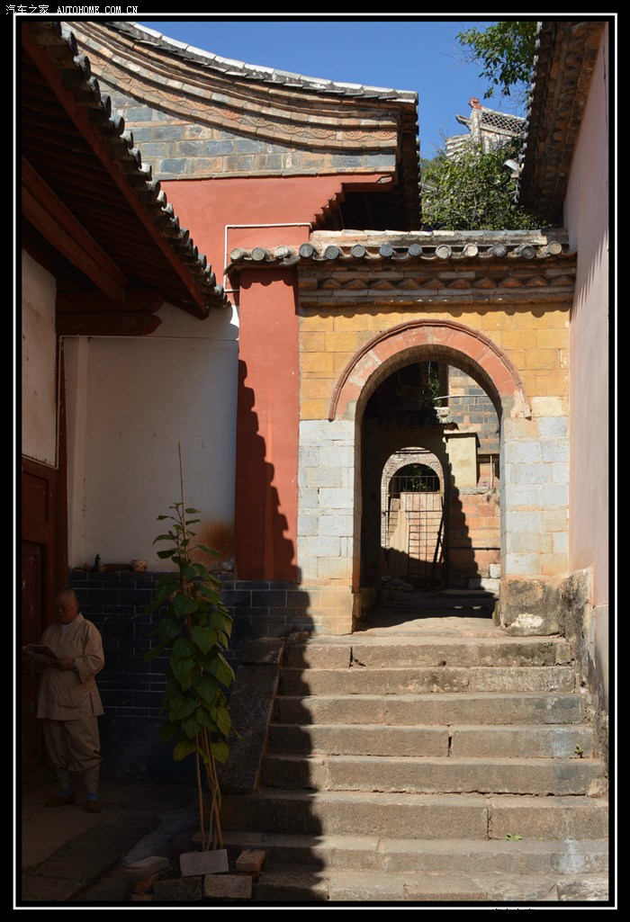 自驾游建水团山古民居奇遇长寿老人游黄龙寺敬香还愿