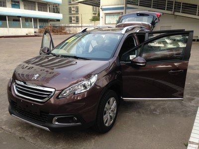 提车作业标致2008手动时尚岩石棕