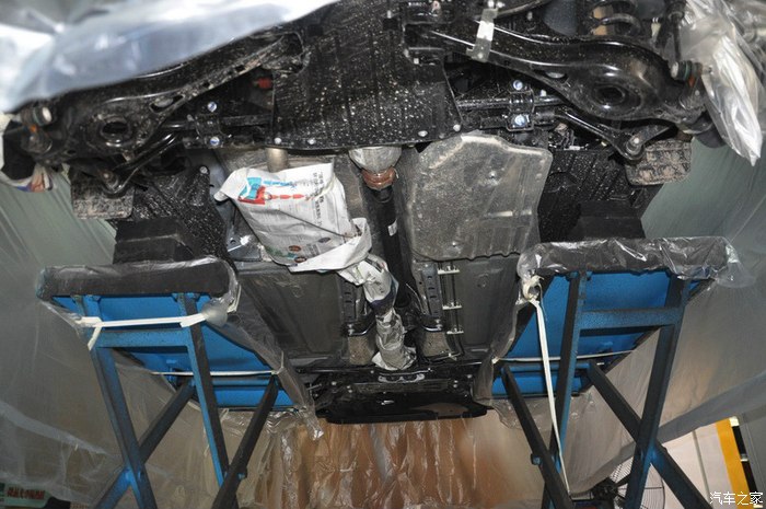 福特翼虎喷底盘装甲 底盘防锈 汉高2000t 酷斯特汽车装饰改装中心