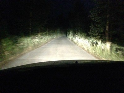 大灯夜间山路效果