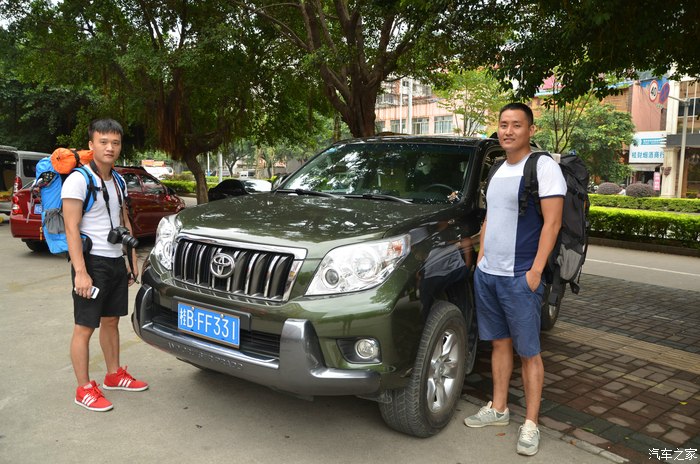 这出发前我同车兄弟还有我们两车人合影