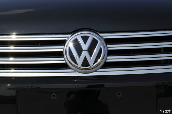 2015款迈腾旗舰版提车作业黑色黑米内饰