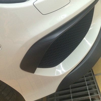 非常帅气,整个下唇显得非常霸气