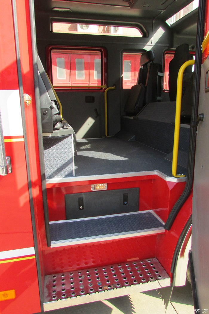 城市安全的守护者多功能城市主战消防车