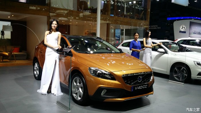 武汉车展沃尔沃v40
