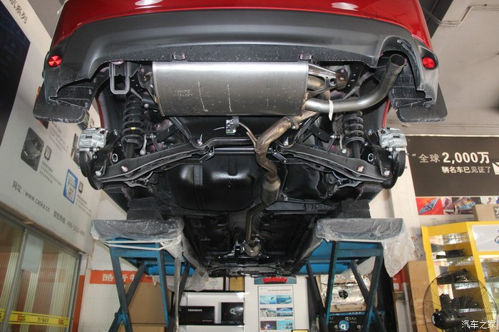 三菱劲炫喷底盘装甲 汉高3000t 底盘防锈 酷斯特汽车装饰改装中心