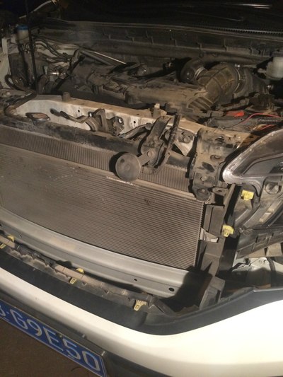 crv换大灯需要拆保险杠吗 crv前保险杠拆解图