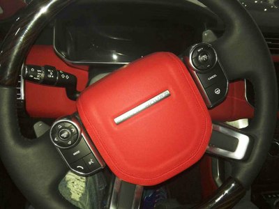 红色方向盘看着是不是比较靓哈&nbsp;&nbsp