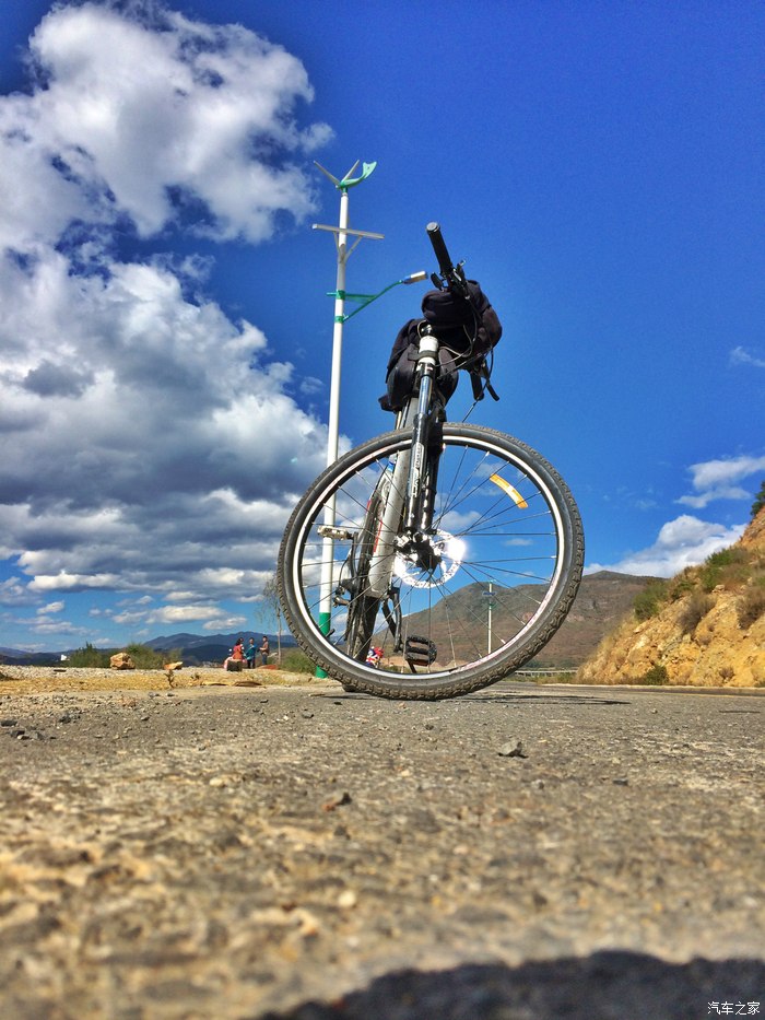 自行车环洱海图片
