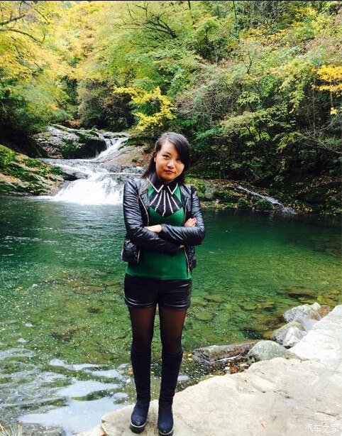 老婆非要中间插播几个她相片  放就让发