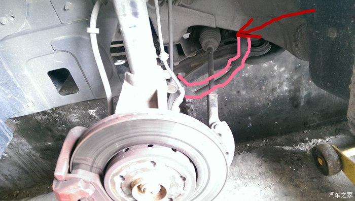 建议超过两年的车都先去把平衡杆胶套换了加图了