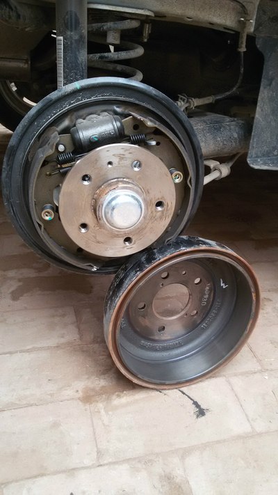 闲着没事拆后轮刹车_奇瑞e3论坛_手机汽车之家